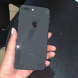 iPhone 8 Plus ! Negotiable